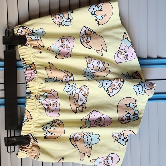 Weekend Edition Women's Sloth Pajama Set - Picture 9 of 10